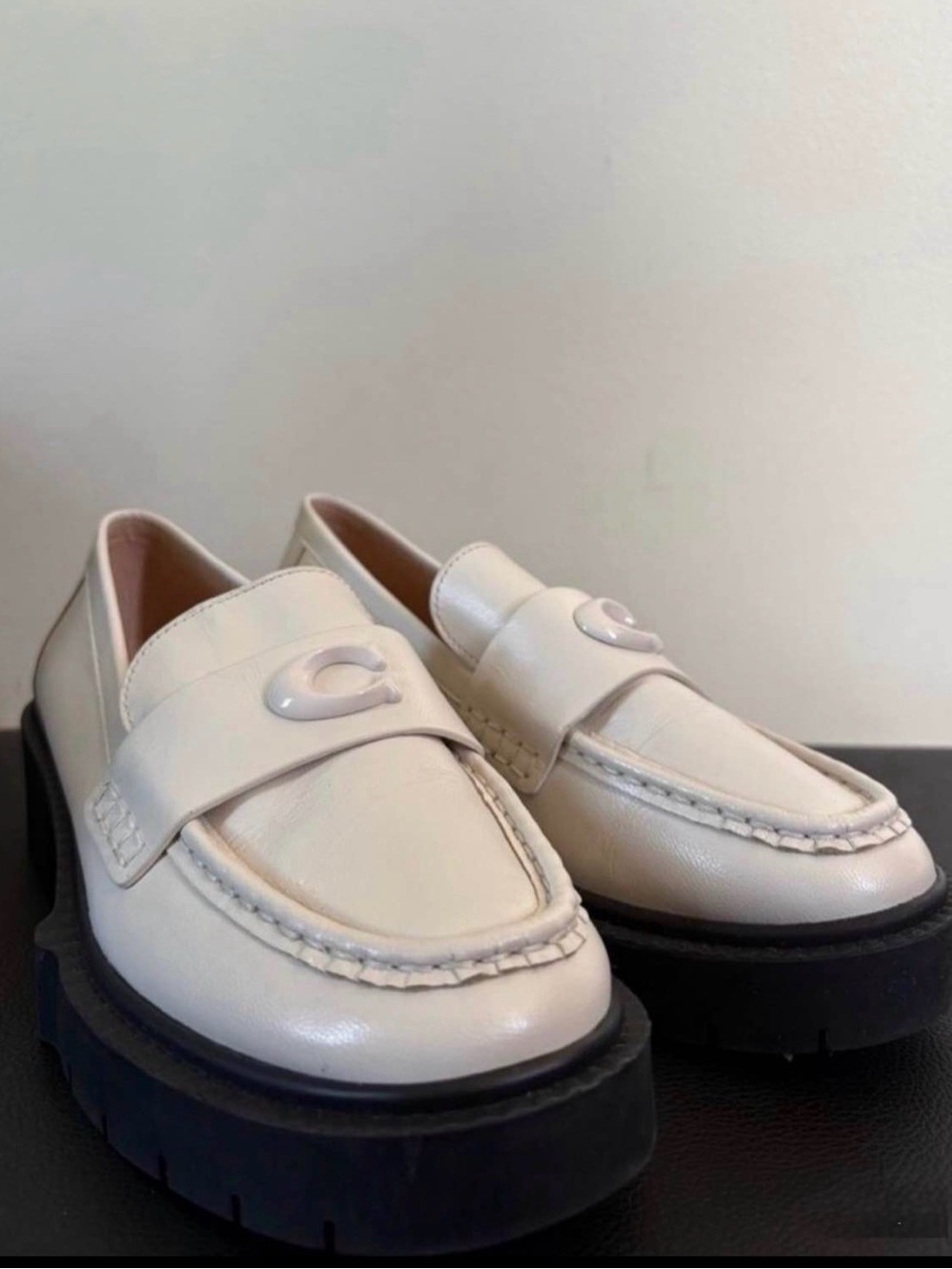 Coach Leah Loafers Cream size 5